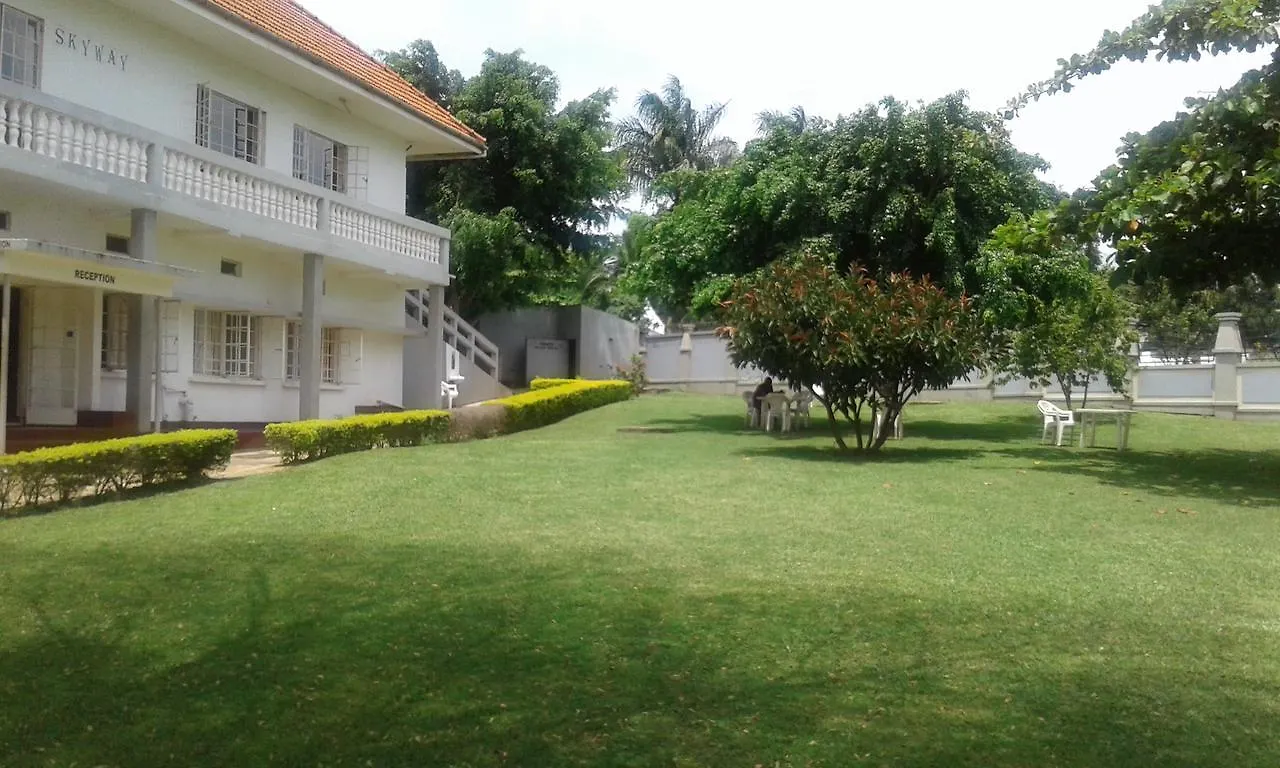 Skyway Hotel Entebbe 3*,